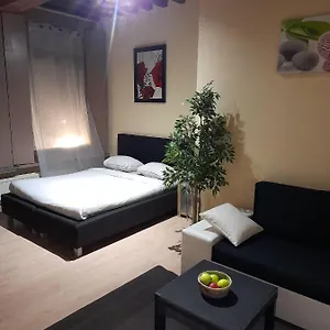  Apartamento Cute,cosy,comfortable Studio In The Heart Of